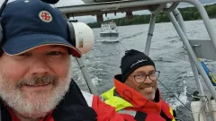Två glada sjöräddare