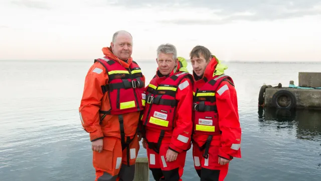 Frivilliga sjöräddare som fick motta utmärkelsen Årets sjöräddare för sin insats under 2015