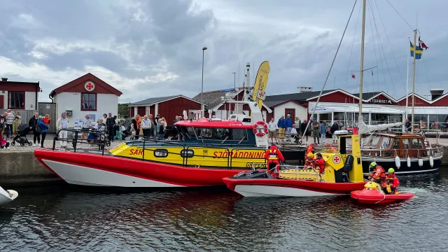 RS Torekovs räddningsflotta ligger förtöjd i hamn