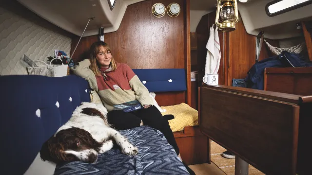 Jennie Bjurenheim ombord på båten Britana 77