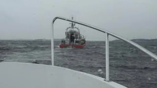 Rescue Lars Prytz bogserar haveristen.