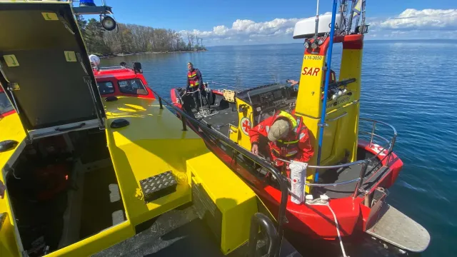 Frivilliga sjöräddare ombord på Rescue Ivan Holmberg