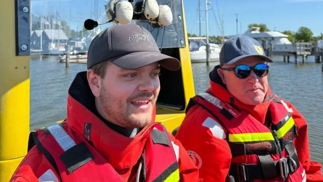 Frivilliga sjöräddare ombord på Rescue Lillie af Vivesta.