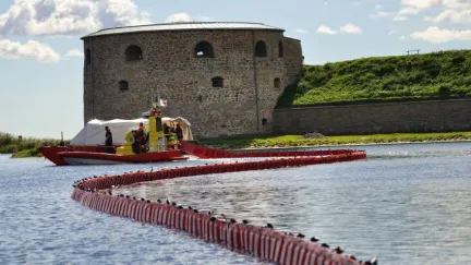 Miljöräddningssläp utanför Kalmar slott
